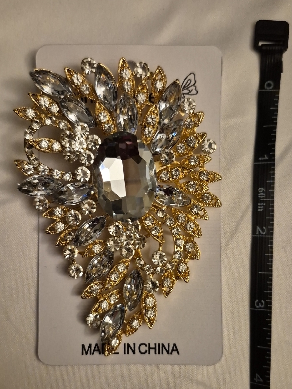 Fashion Jewelry Gold-Tone Brooch with Clear Crystals